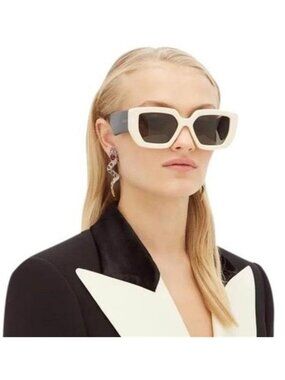 New 💯 - GUCCI Grey Ladies Sunglasses GG0630S 001 55 Gucci Sunglasses